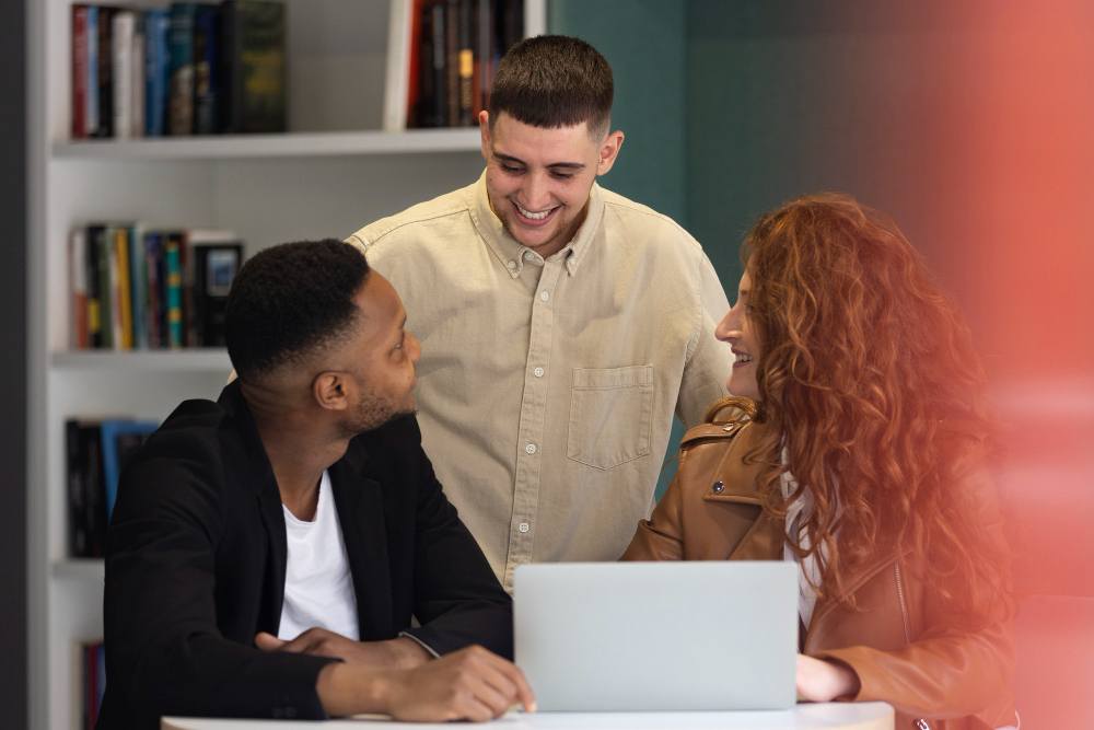 Mediadores pedagógicos: o surgimento de um novo ator no cenário do EaD