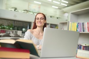 Alinhamento de materiais didáticos às Diretrizes Curriculares Nacionais e ao Novo Marco Regulatório do EaD